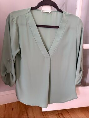 Lush Mint Green V-Neck Roll-Tab Blouse